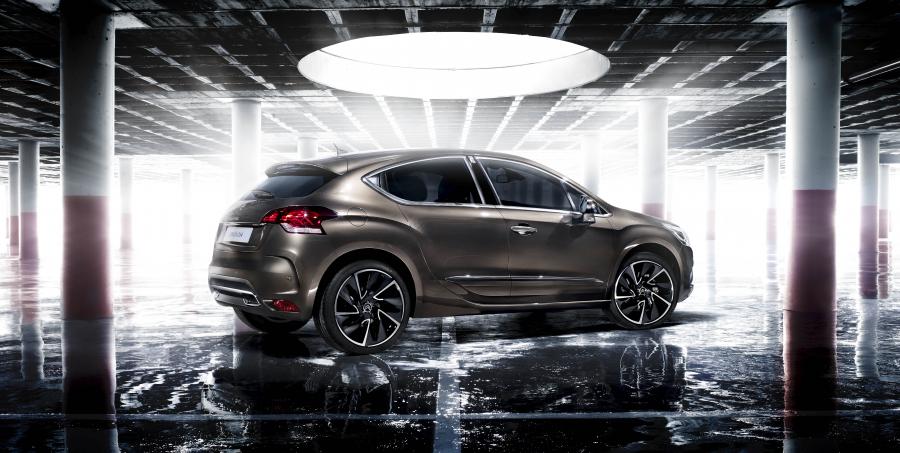  Citroen DS4 2010 года  (фото 34 из 143)